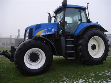 New Holland T8020